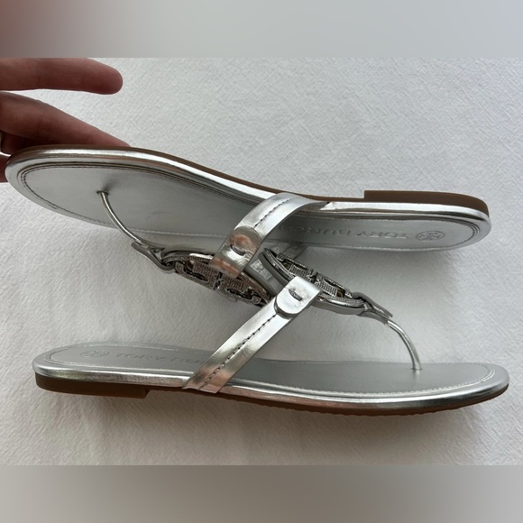 New Tory Burch Miller Pave Medallion Thong Sandals Women’s Size 9 - Picture 5 of 7